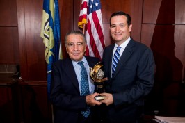 Eduardo Eurnekian y Ted Cruz.