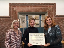 Izq. Sra Janne Elsborg, CEO del Hospital Bispebjerg; Cent. Ms Sophie Haestorp Andersen, Presidente del Consejo Regional; Der. Silvia Costantini.