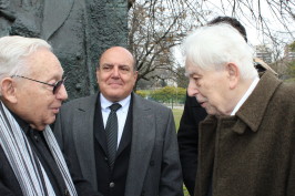 Sulim Granovsky, Roberto Malkassian y Tomas Kertesz.